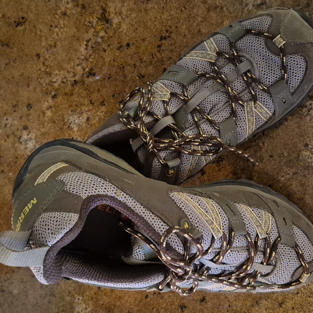 Merrell Brindle Hiking Shoes Women's Size 9.5 Tan